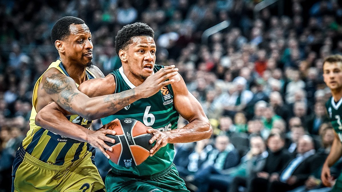 Axel Toupane, roi de Lituanie avec Kaunas