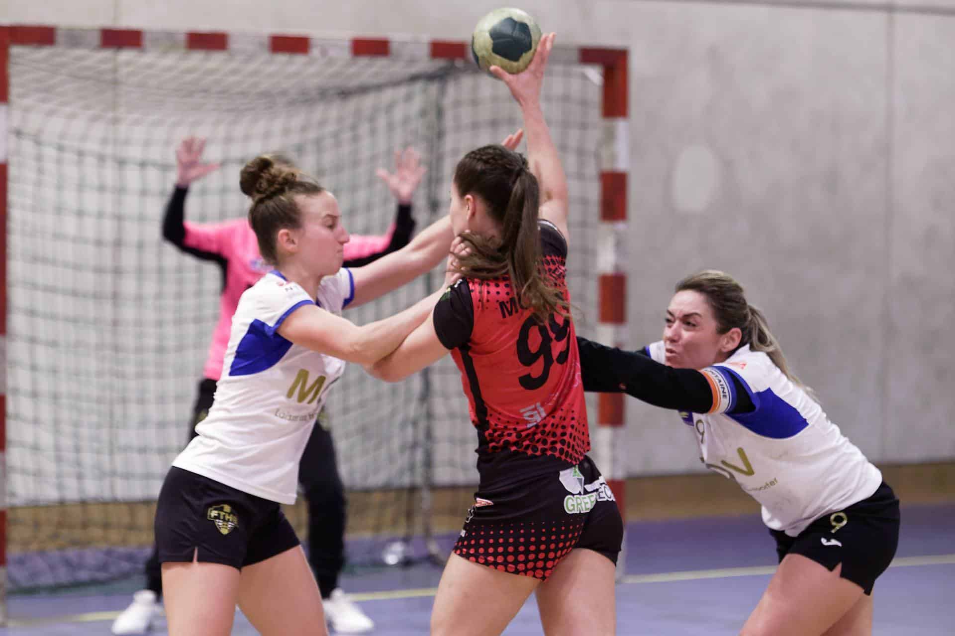 Clea Delaume et Lucie Modenel conviées avec les jeunes de l'Équipe de France