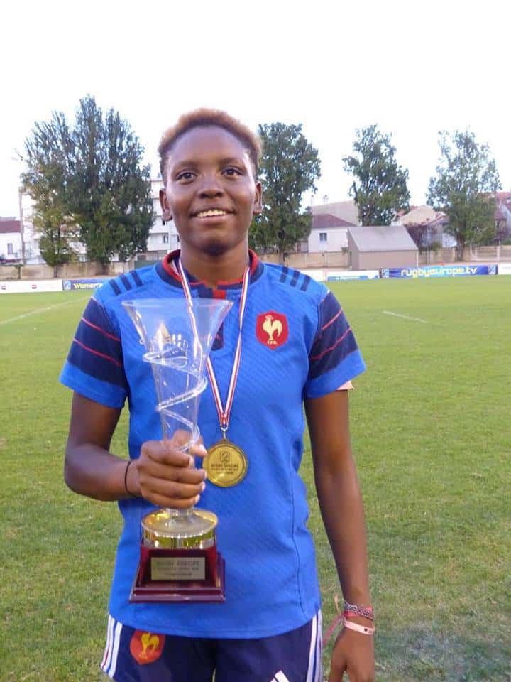 Océane Buisson et Meg Mambe avec les bleues universitaires en rugby à 7!